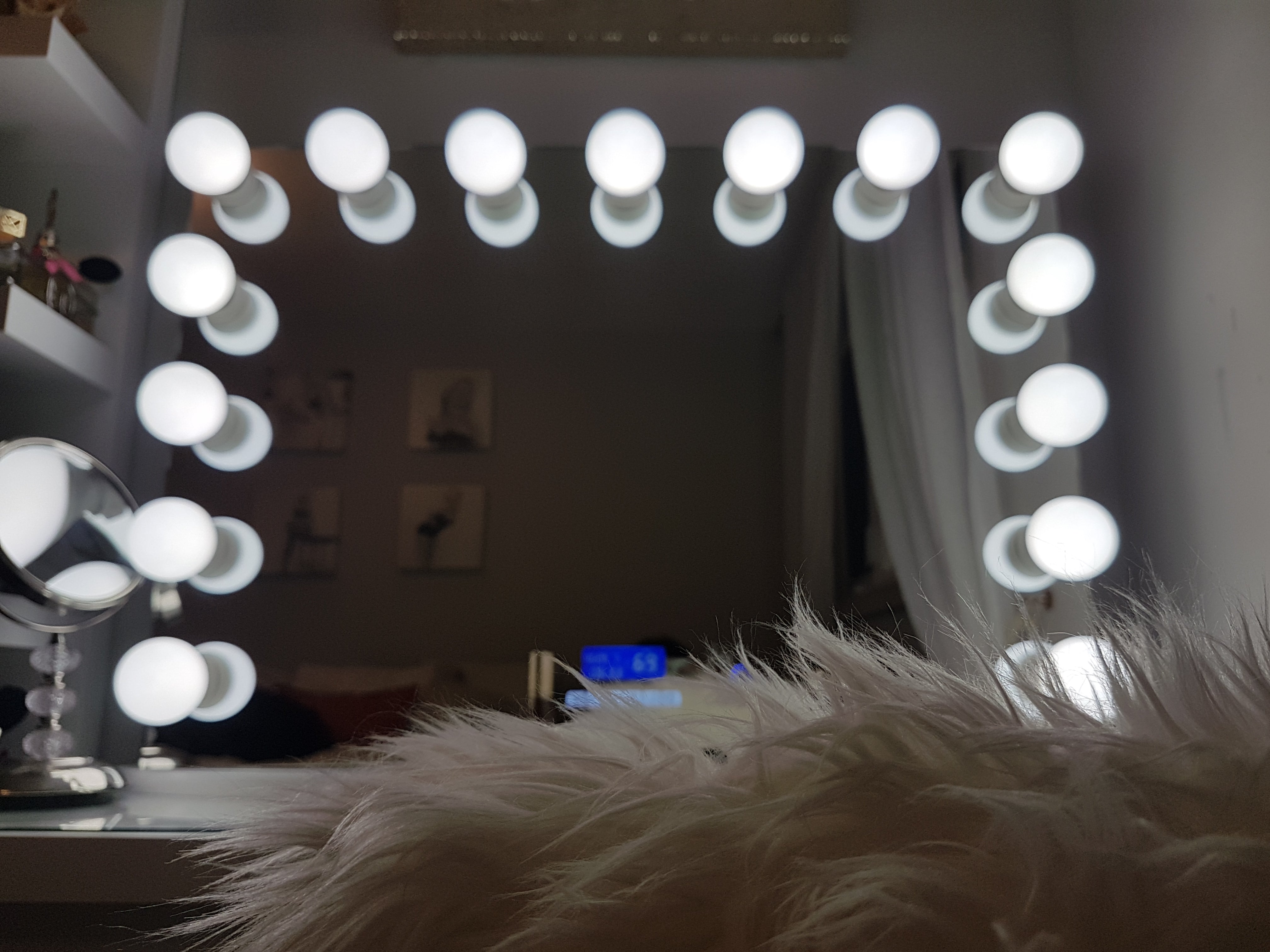 Les magnifiques miroirs Zeeba Hollywood (avec Bluetooth)